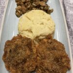 Porcini impanati e trifolati  e purea di patate 